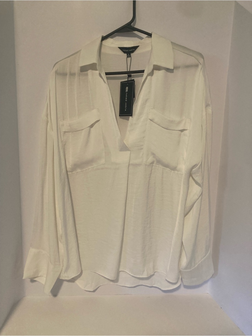 NWT - NAKED ZEBRA - White V-Neck Long Sleeve Pocket Blouse - Size Large